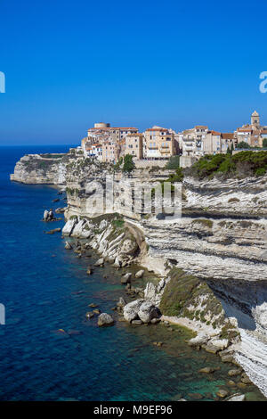 La Ciudadela y la parte superior de la ciudad de Bonifacio, construido sobre un acantilado chalkstone, Córcega, Francia, el Mediterráneo, Europa
