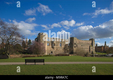 Newark Castle & río Trent Newark, Nottinghamshire, Inglaterra Foto de stock