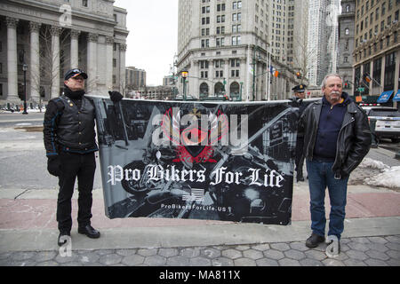 Regalo de Vida Internacional rally anual y caminar de grupos Provida y los individuos tuvo lugar el Domingo de Ramos, 24 de marzo de 2018, en el Bajo Manhattan. Foto de stock