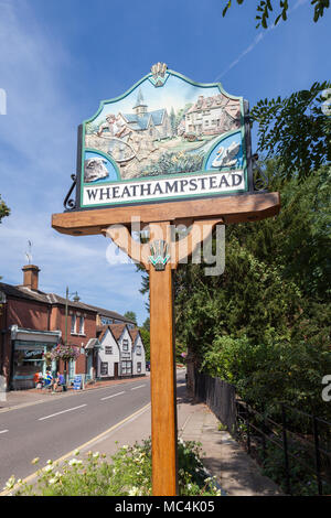 Aldea Wheathampstead signo, High Street, Wheathampstead, Hertfordshire, Inglaterra, Reino Unido