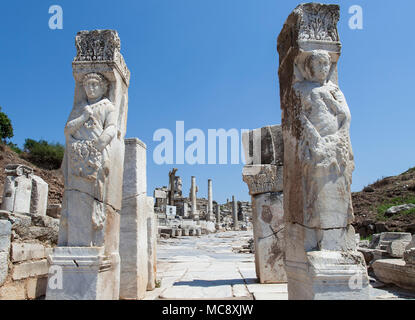 Puerta de Hercules, en la antigua ciudad de Éfeso en Turquía. Foto de stock