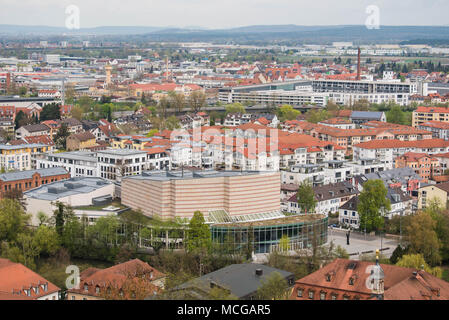 16 de abril de 2018, Alemania, Bamberg: Vista del Konzert- und Kongresshalle (lit. Y el centro de conciertos y congresos). Foto: Nicolas Armer/dpa Foto de stock