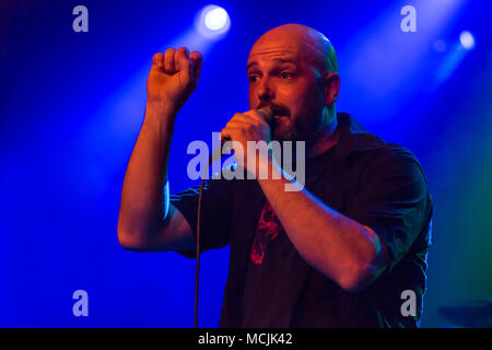 Andre Ellenberger cantante de la banda suiza de metal Piranha Schüür viven en Lucerna, Suiza