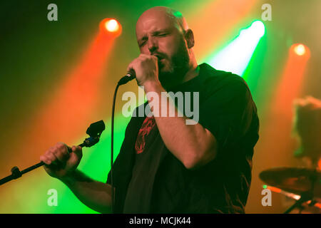 Andre Ellenberger cantante de la banda suiza de metal Piranha Schüür viven en Lucerna, Suiza
