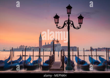 Misty mañana a Venecia, Italia Foto de stock