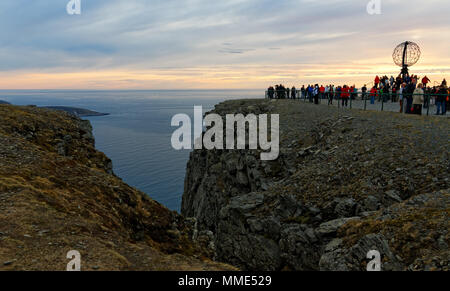 Mundo Monumento al Cabo Norte. Noruega - Cabo Norte. Foto de stock