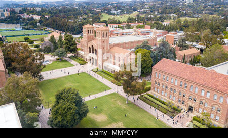 Royce Hall, Dickson Corte, campus de UCLA, Universidad de California en Los Angeles, California Foto de stock