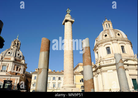 Italia, Roma, Columna Trajana Foto de stock