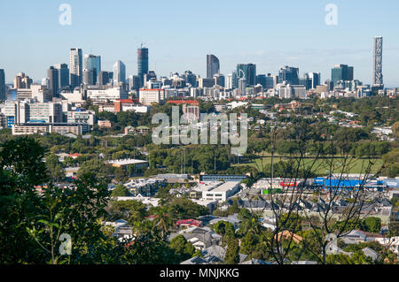 Horizonte de CBD de la ciudad de Brisbane, la capital del estado de Queensland, Eildon Hill, Windsor, Queensland, Australia