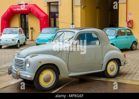 FIAT 500 C 'Topolino' (1950) - Un Vintage clásico coche italiano, Cagliari, Cerdeña, Italia Foto de stock