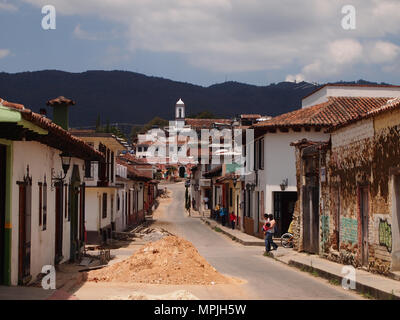 Calles de San Cristóbal de las Casas, antigua capital de Chiapas, México  Fotografía de stock - Alamy