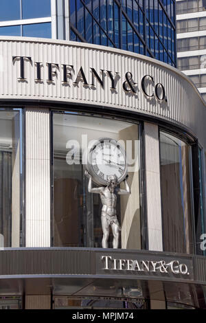 Joyería de lujo Tiffany & Co. y la tienda especializada en Burrard Street en el centro de Vancouver, BC, Canadá
