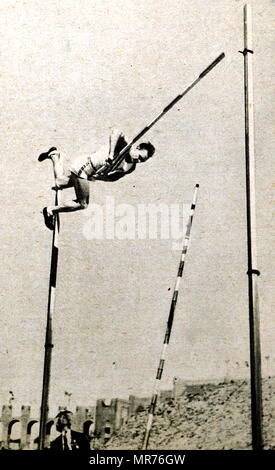 Fotografía de George Jefferson (1910 - 1996), medallista de bronce en los Juegos Olímpicos de 1932 saltos con pértiga. Jefferson saltó 4.20 metros. Foto de stock