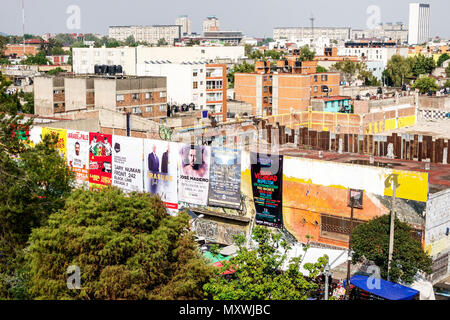 Ciudad de México, hispano, mexicano, Buenavista, barrio, horizonte urbano, edificios, lote vacío MX180310136 Foto de stock