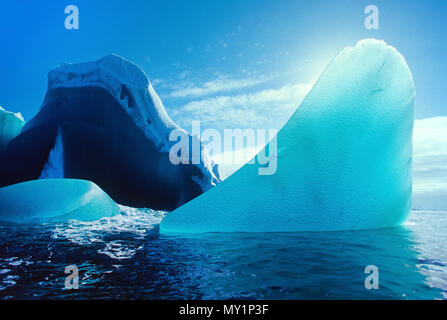 Treibende Eisberge, isla Peterman, Antarktis | témpanos a la deriva, Isla Petermann, Antártica Foto de stock
