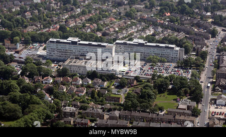 Vista aérea de Huddersfield Royal Infirmary, West Yorkshire, Reino Unido Foto de stock