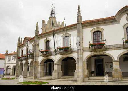 Caminha el ayuntamiento y la torre del reloj, Minho Portugal Foto de stock