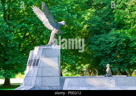 Monumento a las víctimas de la matanza de Katyn (Pomnik Ofiar Zbrodni Katyńskiej) Wroclaw, Polonia, en junio de 2018 Foto de stock