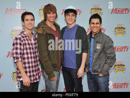 Logan Henderson Kendall Schmidt James Maslow Carlos Pena De Big Time Rush Tocando En Vivo En El Anfiteatro Cruzan De West Palm Beach Florida 24 08 12 Fotografia De Stock Alamy
