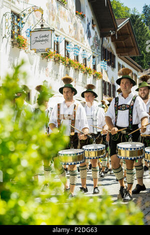 Prozession tradicional, Garmisch-Partenkirchen, Alta Baviera, Baviera, Alemania Foto de stock
