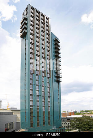 Desarrollo de Mapleton Crescent, Wandsworth, Londres. Con 26 pisos, fue el bloque residencial más alto de Europa construido con construcción modular (junio de 2018) Foto de stock