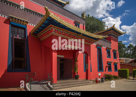 Templo Chagdud Gonpa Odsal Ling, el templo budista tibetano, Cotia, São Paulo.