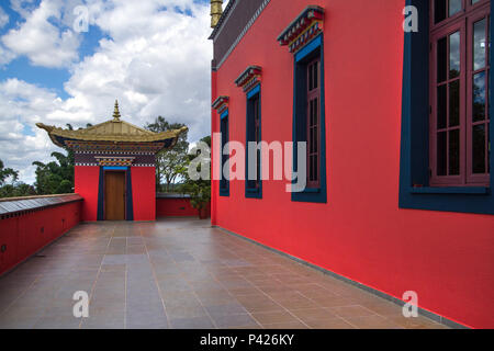 Templo Chagdud Gonpa Odsal Ling, el templo budista tibetano, Cotia, São Paulo.