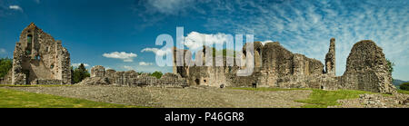 Parte de las impresionantes ruinas del castillo de Kildrummy en Aberdeenshire, Escocia. Foto de stock