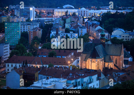 La República Checa, Brno, horizonte, vista general, vista aérea, al anochecer Foto de stock