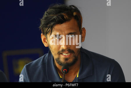 Suranga Lakmal cricketer de Sri Lanka, habla durante una conferencia de prensa. (Foto por Pradeep Dambarage / Pacific Press)
