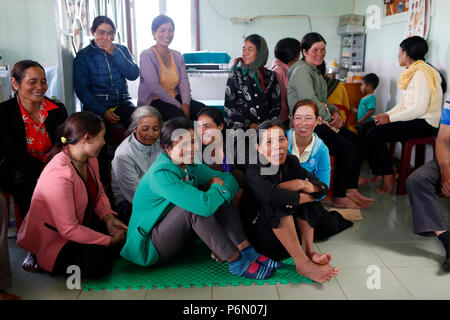 Clínica de salud gratuita dirigida por las Hermanas Franciscanas Misioneras de María. Dalat. Vietnam. Foto de stock
