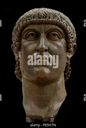 Constantino el Grande (la cabeza de la estatua colosal de Constantino). Museo: Los Museos Capitolinos, Roma. Foto de stock