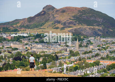 Vista de la colina de Arthur's Seat Blackford , Edimburgo, Escocia, Reino Unido