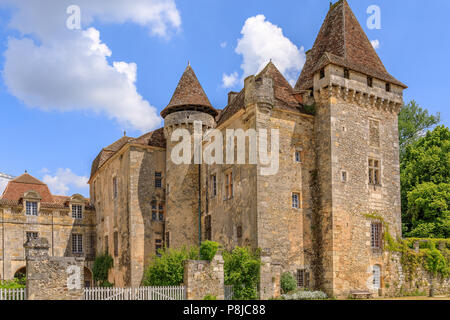 Edad media castillo fortificado en Dordogne, Francia Foto de stock