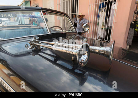 Un Vintage 1948 American Mercury ocho trabajando como un taxi en el Patrimonio Mundial de la UNESCO, la ciudad de Trinidad, Cuba.