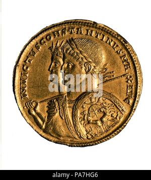 Solidus del emperador Constantino I. Museo: Colección privada. Foto de stock