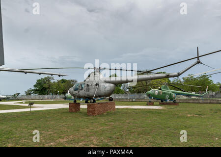 KRUMOVO, Plovdiv, Bulgaria - 29 de abril de 2017: el Museo de la aviación cerca de el aeropuerto de Plovdiv, Bulgaria