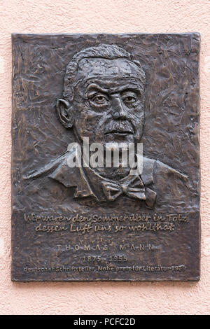 Placa conmemorativa al escritor Thomas Mann, 1875-1955, Bad Tölz, Alta Baviera, Alemania Foto de stock