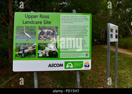 Ross superior Landcare Booroona sitio sign, sendero en el Ross River, Rasmussen QLD 4815, Australia Foto de stock