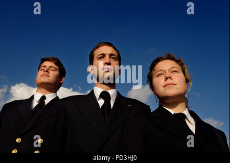 Los alumnos de la Academia Marítima de Amberes en sus uniformes escolares (Bélgica, 13/11/2008) Foto de stock