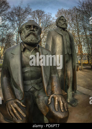 Berlin Mitte Marx-Engels-Denkmal Foto de stock