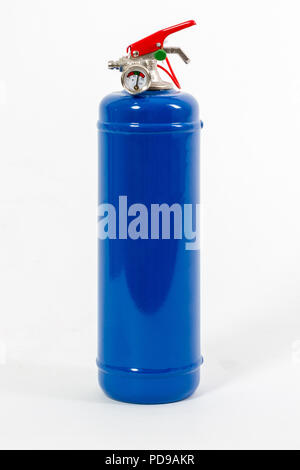 zona Mercurio León Extintor de incendios retro de color azul sobre fondo blanco Fotografía de  stock - Alamy