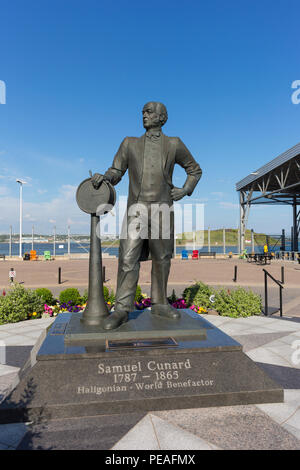 HALIFAX, Nova Scotia, Canadá - estatua de Samuel Cunard en la zona ribereña. Foto de stock