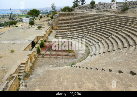 Teatro romano que data de finales del siglo II o principios del siglo III A.C. en Soli (Soloi), República turca del norte de Chipre Foto de stock