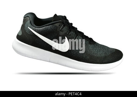 Médula antes de Seguro Samut Sakhon Tailandia Agosto 13, 2018 : Lanzamiento de producto Nike Men's  sport zapatillas sobre fondo blanco,zapatos Nike Running Fotografía de  stock - Alamy