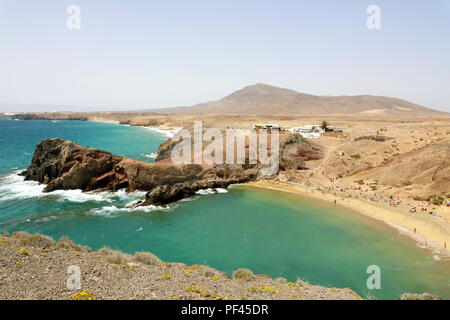 Playa Papagayo, wild playa paradisíaca en la isla de Lanzarote, ESPAÑA Foto de stock