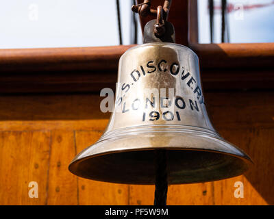 La campana del buque, el RRS Discovery, el capitán Scott's Antarctic barco, Discovery Point, Dundee, Escocia, Reino Unido Foto de stock