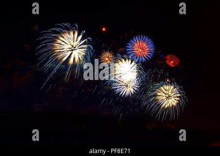 Un disparo de Fireworks desde Rostec pyroshow 2018 Foto de stock