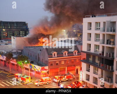 Los Angeles, CA, EE.UU. el 22 de agosto de 2018, la construcción de fuego pasando en 1316 Margo Str Pekka crédito Ranta/Alamy Live News Foto de stock