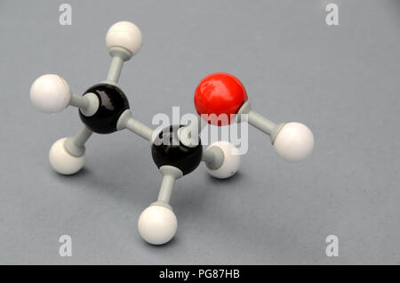 Modelo de molécula de etanol.